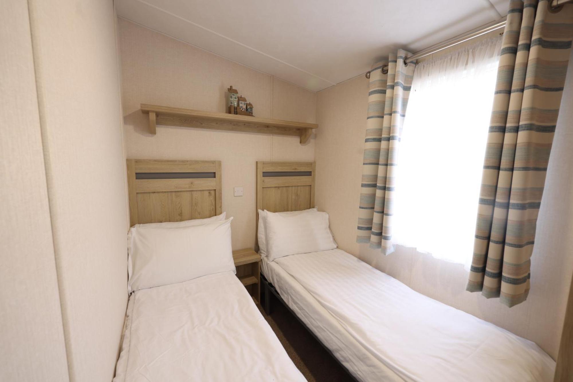 Mercury Yacht Harbour And Holiday Park Bursledon Exterior foto