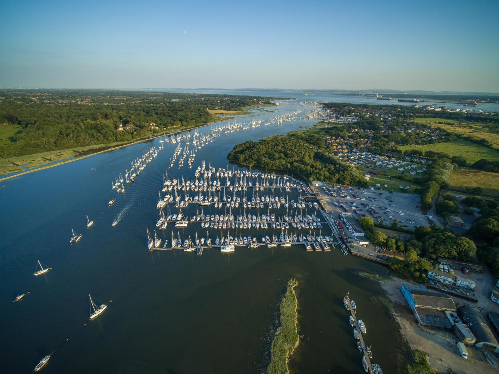 Mercury Yacht Harbour And Holiday Park Bursledon Exterior foto
