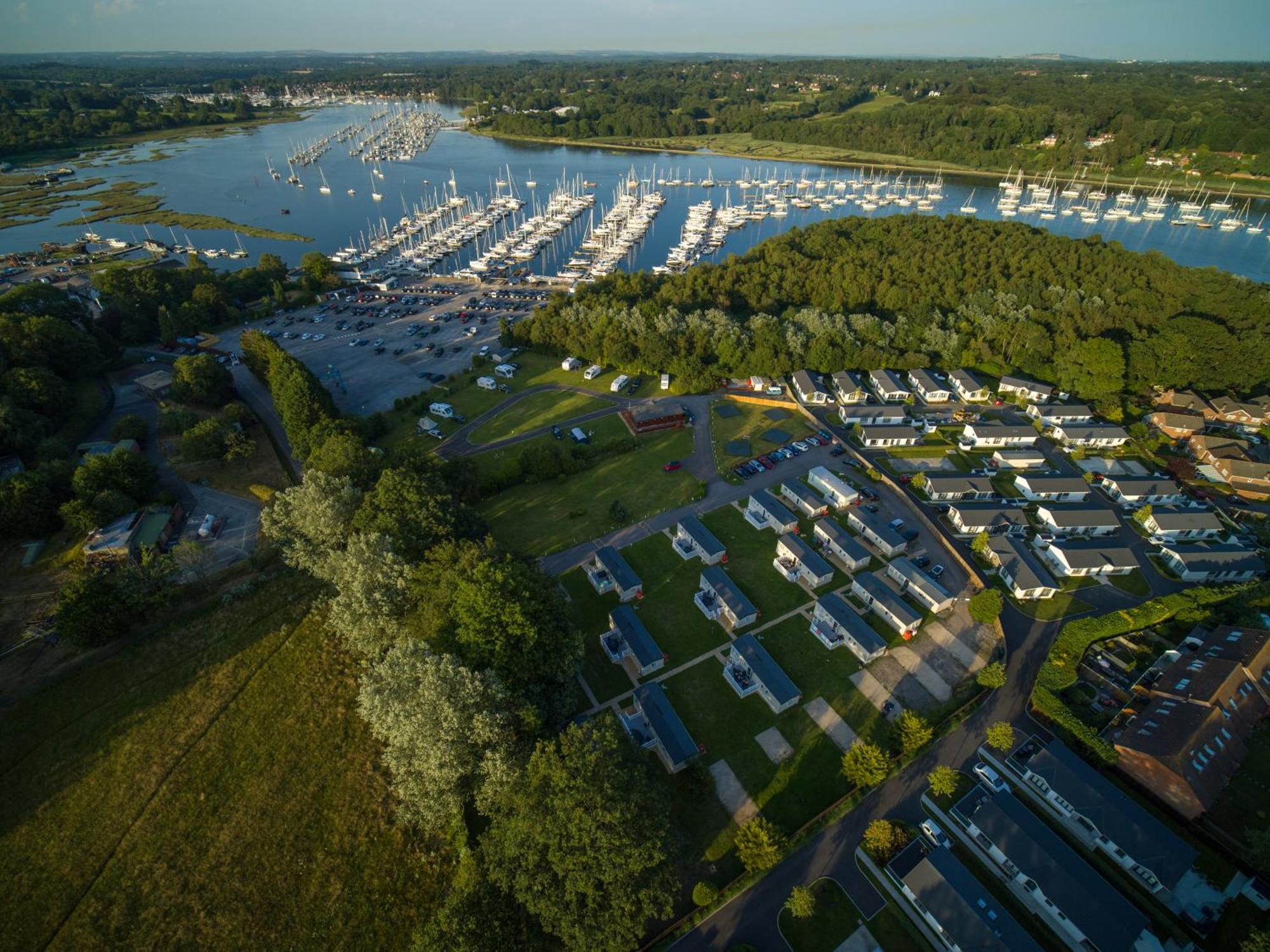 Mercury Yacht Harbour And Holiday Park Bursledon Exterior foto
